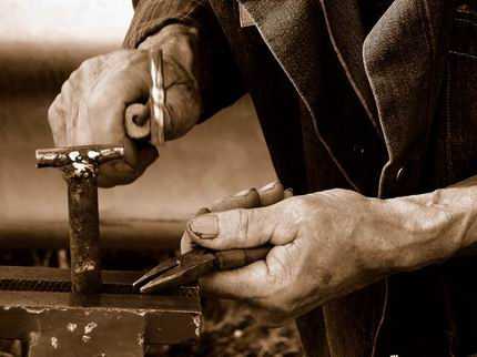 Confartigianato Imprese Calabria: Artigiani in estinzione, un decennio di declino per l’imprenditoria artigianale  Nel corso dell'ultimo decennio, oltre 318.000 artigiani hanno cessato la propria attività, con una perdita di ben 73.000 solo nel 2023