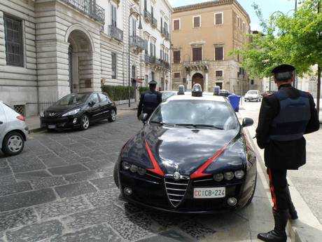 Medico cerca di far uccidere un sacerdote