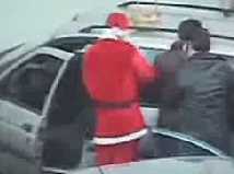 Vestito da Babbo Natale arresta esattore clan