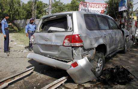 Autobomba, strage sfiorata in Pakistan