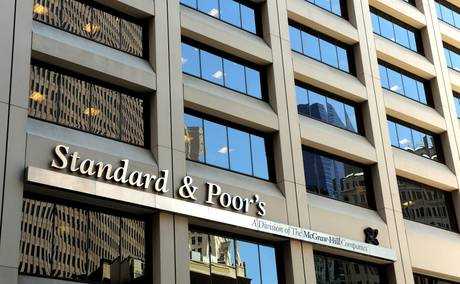 S&P taglia outlook Italia: “Crescita troppo debole”