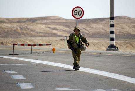 Israele, attacco a bus. Rappresaglia su Gaza