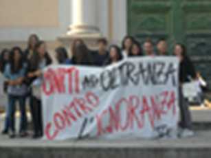 Il mondo della scuola scende in piazza