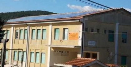 fotovoltaico sulla_scuola_di_rocca