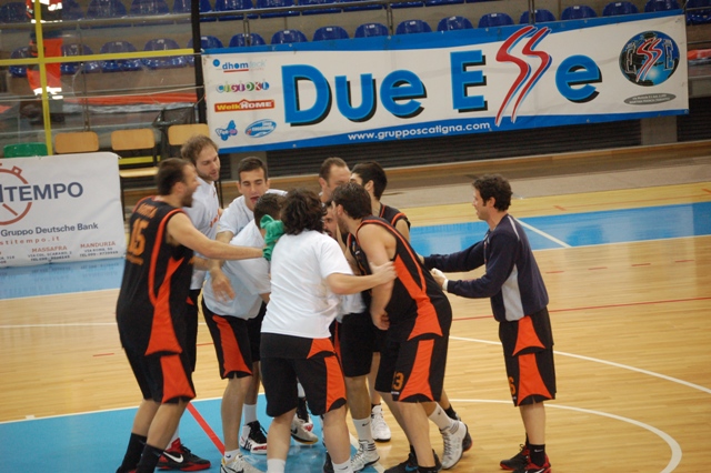 Basket, la Viola si mangia le mani