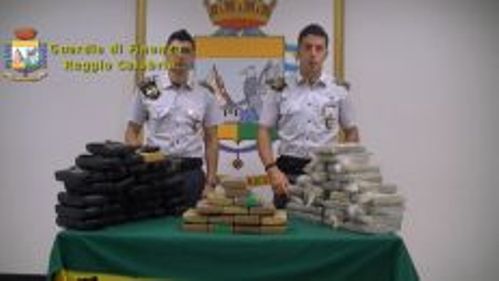 Droga: 300 kg di cocaina sequestrati nel porto di Gioia Tauro