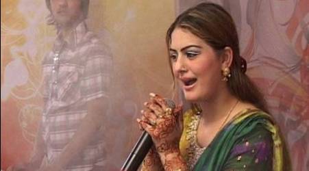 Pakistan: giovane cantante uccisa, aveva sfidato i talebani