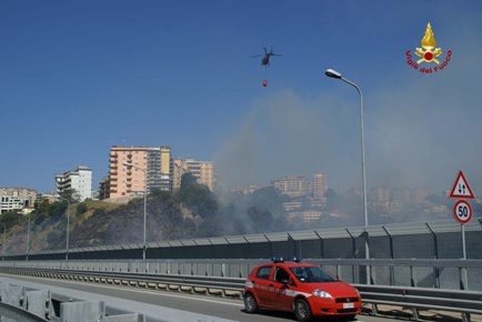 Il fuoco alle porte della città di Catanzaro