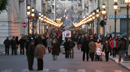 Saldi estivi e cartellonistica, scattano i controlli I tecnici della Reges in visita ai negozi reggini. Confcommercio: " I commercianti non sono il bancomat del Comune"