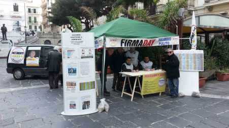 Tutto pronto a Reggio per l’arrivo di Beppe Grillo