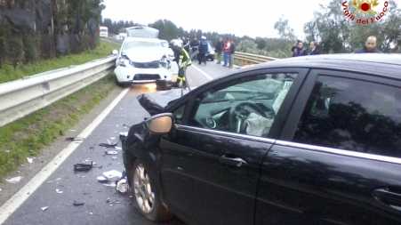 Incidente stradale sulla statale 18: quattro feriti