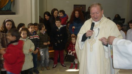 «La famiglia vive una profonda crisi ed è, sovente, oggetto di attacchi»