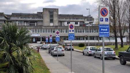 Segnaletica per 30 parcheggi riservati ai disabili nel presidio ospedaliero “Giovanni Paolo II” di Lamezia