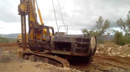 Sitizano, dati alle fiamme due mezzi impiegati nel cantiere fra il bivio Cosoleto – Madonna dei Campi