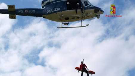 Missione di soccorso del 5° Reparto Volo della Polizia di Stato di Reggio Calabria alle Isole Eolie