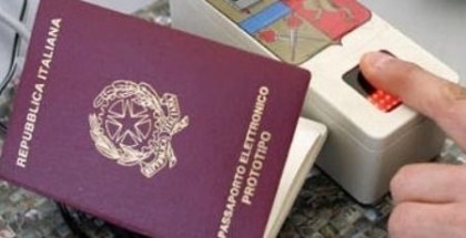 passaporto-biometrico-con-impronte-digitali t