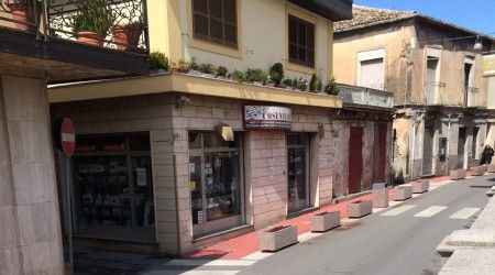 Taurianova, commerciante indignato per le fioriere di via Roma