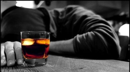 Alcol: cifre shock, un morto ogni 10 secondi