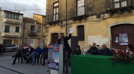 Cittanova, si apre la campagna elettorale. Francesco Cosentino si è presentato ieri agli elettori