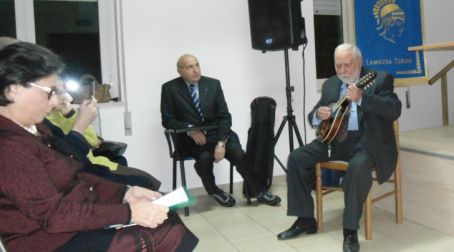 Lamezia, tributo dell’Uniter alla poetessa lametina Maria Cianflone Scaldaferri Una preghiera in musica “ Ave Maria” di Gounod, eseguita al mandolino dal professore  Giovanni Cimino, ha dato inizio all’incontro 