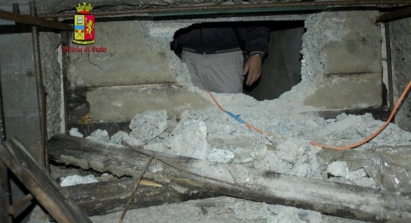 Scoperto dalla Polizia di Stato il bunker di un latitante di San Luca L’operazione era finalizzata alla ricerca del latitante Rocco Mammoliti