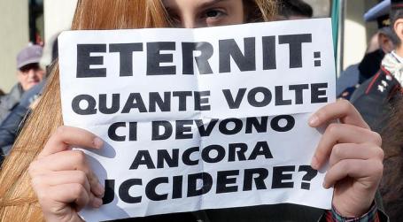 Eternit, chiusa inchiesta bis per omicidio volontario. Cassazione: “Processo non per i morti” Casale Monferrato proclama il lutto cittadino. Grasso: "Cambiare le regole sulla prescrizione"