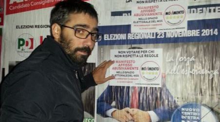 Affissioni selvagge, M5S Rende: “Non votate per chi non rispetta le regole” "Abbiamo ricoperto i loro manifesti abusivi nei nostri spazi elettorali"