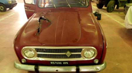 Riecco la Renault rossa in cui fu ritrovato il corpo di Aldo Moro Era in un garage della polizia, andrà nel museo della auto storiche