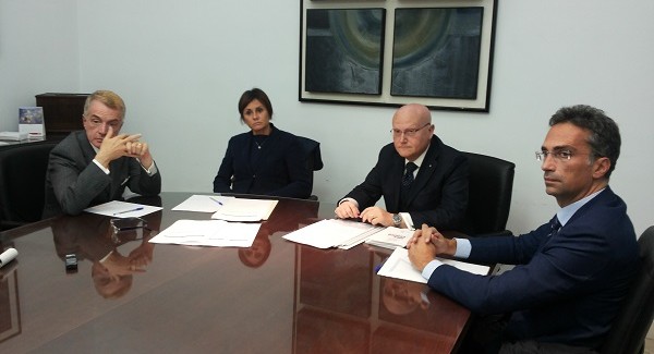 Confindustria Rc incontra il sottosegretario allo Sviluppo economico Simona Vicari L’esponente del Governo ha ascoltato le maggiori problematiche che incontrano gli industriali della provincia reggina