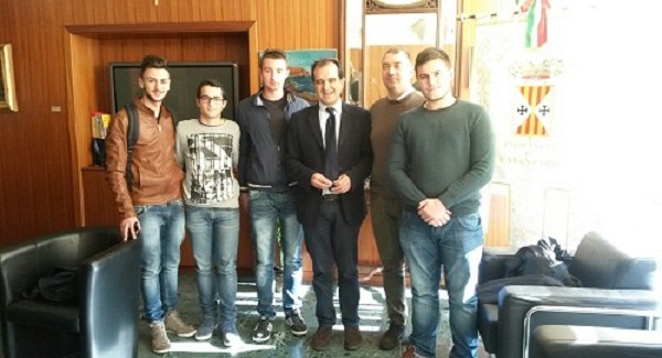 La Provincia di Catanzaro ha a cuore l’edilizia scolastica del territorio Incontro con una delegazione di studenti rappresentanti del  movimento “Identità tradizionale Studenti” per fare fronte alla questione