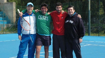 Il Circolo “Momenti di Sport” di Gallina trionfa ai Campionati Regionali invernali FIT 2014 La compagine tennistica del “Francesco Moscato” si è imposta ai Campioni Regionali Invernali nella categoria Bronze