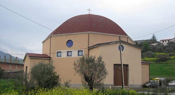 Consegnate le chiavi della Chiesa di Merici alla Diocesi di Locri-Gerace Un sogno che gli abitanti della zona hanno accarezzato e coltivato per due decenni 