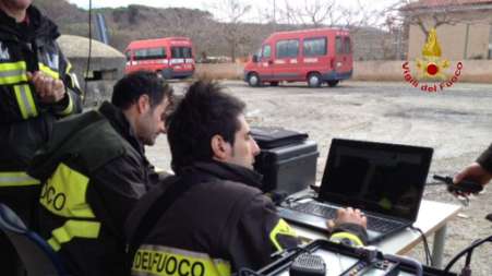 Lamezia Terme, concluso il corso di topografia per i Vigili del fuoco Conseguite le capacità di pianificare gli interventi di soccorso e di emergenza gestendo le unità locali di soccorso