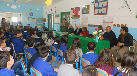 Crosia, “Il libro mio amico” arriva a scuola Un successo il secondo appuntamento con Fusca e De Simone nella scuola di Sorrenti. Prossima tappa, giovedì 9, con gli autori Virardi e Bitonto