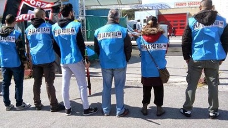 Forza Nuova Crotone contro i parcheggiatori extracomunitari abusivi Presidi di legalità nei parcheggi dell'ospedale, sotto i portici e vicino allo stadio