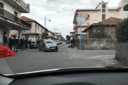 Taurianova, incidente sulla via Francesco Sofia Alessio. Un ferito lieve Scontro tra un auto e una moto. Il centauro ha riportato la frattura di un braccio