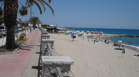 Roccella, Zito ringrazia Irto per l’impegno nel settore turistico Il vicesindaco di Roccella Ionica, Vittorio Zito, plaude all’istituzione del Fondo per la valorizzazione ambientale delle spiagge calabresi