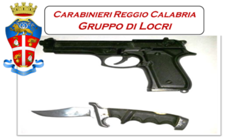 Caulonia, aggredisce amico con coltello e pistola giocattolo Un uomo è stato arrestato nell'ospedale di Locri perchè nascondeva negli slip 33 grammi di cocaina. A Marina di Gioiosa Ionica è stato arrestato un 75enne ricercato dallo scorso febbraio, perchè deve scontare una condanna per atti osceni in luogo pubblico