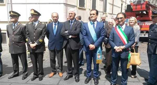 Catanzaro, Enzo Bruno al raduno dei Vigili del Fuoco La tre giorni ha riempito di vivacità e colori il centro storico e ha visto la partecipazione di associati di tutta Italia