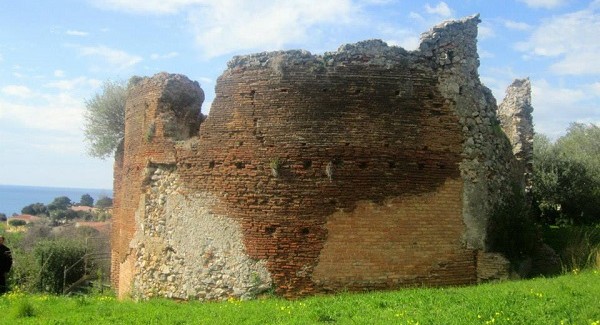 Diamante fa rivivere il Mausoleo Romano di Cirella Il territorio si arricchisce di conoscenze storiche e archeologiche di altissimo livello 