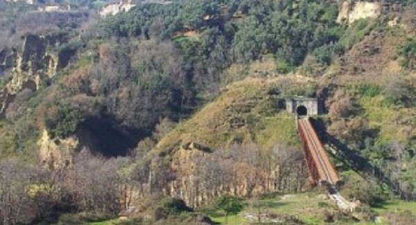 Sant’Eufemia, Cgil si oppone alla demolizione del ponte Ferrovie della Calabria ha quasi abbandonato il territorio