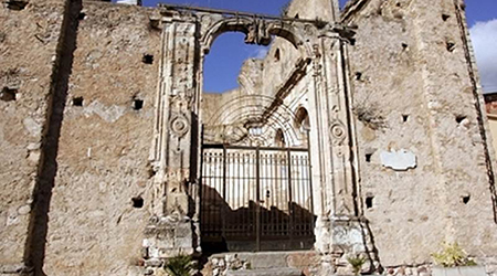 Catanzaro sostiene il progetto “La Piccola Lourdes” Serata di beneficenza alla "Collegiata" di Simeri. L'attrice Claudia Koll riceverà il Premio Solidarietà 2015