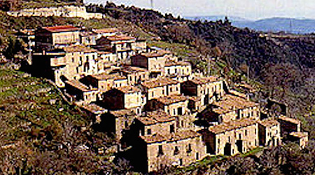 A Fantino si racconta la storia del poverello miracoloso Nel borgo rurale di San Giovanni in Fiore un convegno sulla vicenda del pastore calabrese Agostino Talerico