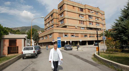 Ospedale Trebisacce, i Cinque Stelle replicano al Ministro I parlamentari M5s Dalila Nesci, Nicola Morra e Paolo Parentela definiscono «inquietante» la risposta della Lorenzin sulla chiusura dell'ospedale di Trebisacce