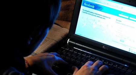 Cosenza, donna ai domiciliari pubblica minacce su Facebook A finire in manette è Anna Palmieri, coinvolta lo scorso settembre nell'ambito dell'operazione "Job Center"