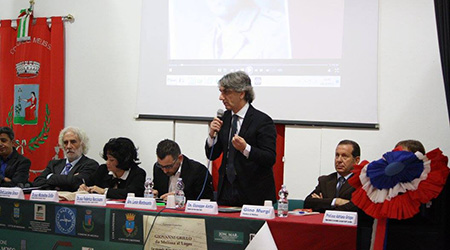 Rossano, storie di lager e di libertà. Il sacrificio dei calabresi Incontro culturale ospitato nell’Auditorium del Liceo Scientifico di Rossano. Presente anche il consigliere regionale Giuseppe Aieta