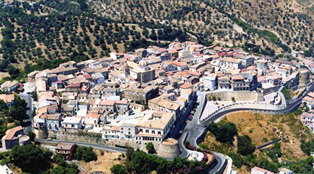 A Cariati due multe per una sola infrazione La singolare vicenda di un cittadino di Cariati multato due volte per essere entrato e subito uscito dalla Zona a traffico limitato