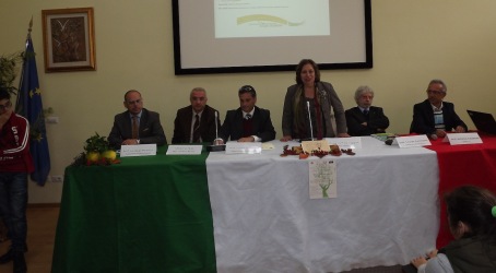 Palmi celebra la Giornata nazionale degli Alberi Nell’aula magna dell’Istituto agrario si è svolto l‘incontro finalizzato a riflettere, discutere e promuovere la cultura del verde. Presente il presidente dell'Ente Parco nazionale d'Aspromonte