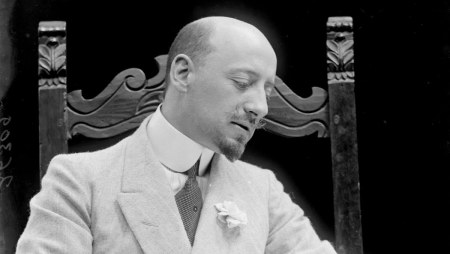 “Gabriele D’Annunzio controverso vate” E' il tema dell'incontro che si terrà lunedì a Zagarise