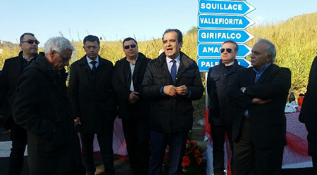 Squillace, aperto al traffico lo svincolo sulla provinciale 53 Aperto questa mattina  lo svincolo realizzato dall’Amministrazione provinciale di Catanzaro sulla strada Squillace-Madonna del Ponte